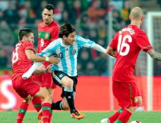 IM体育社区互动入口-足球赛场阿根廷队四连胜晋级决赛