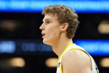 IM体育官网入口-爵士战胜骑士，客场稳定发挥锁定胜局的简单介绍