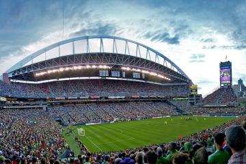 IM体育平台-穆勒一锤定音，巴萨鏖战险胜黄色潜水艇