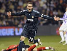 IM体育官方平台-詹姆斯化身关键先生，76人绝杀尼克斯的背后