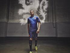 IM体育官方网-F1街道赛焦点战，苏格兰车队轻取法国，策略与勇气的双重胜利