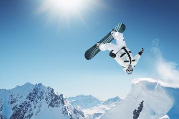 IM体育app-卡瓦哈尔临危受命导演逆转好戏，曼联险胜里昂显新帅魄力