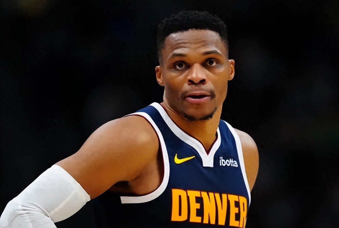 IM体育官网-关于掘金队球员在比赛中创造个人得分纪录，迎来事业高峰的信息