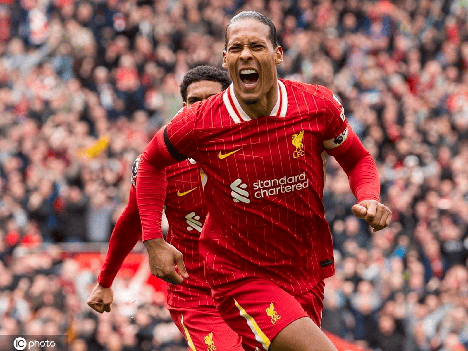 IM体育app-意大利强势利物浦，范佩西送出助攻