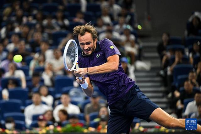 IM体育社区互动入口-包含西班牙网球队横扫英国网球队,梅德韦杰夫高光表现的词条