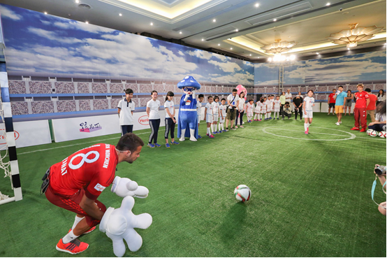 IM体育注册链接-小球员大展身手,带领球队取得胜利