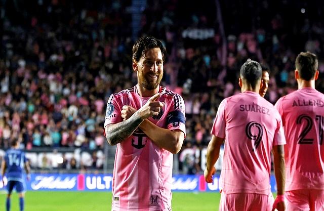 IM体育赛事直播入口-梅西梦幻倒钩,助巴萨绝胜夺冠