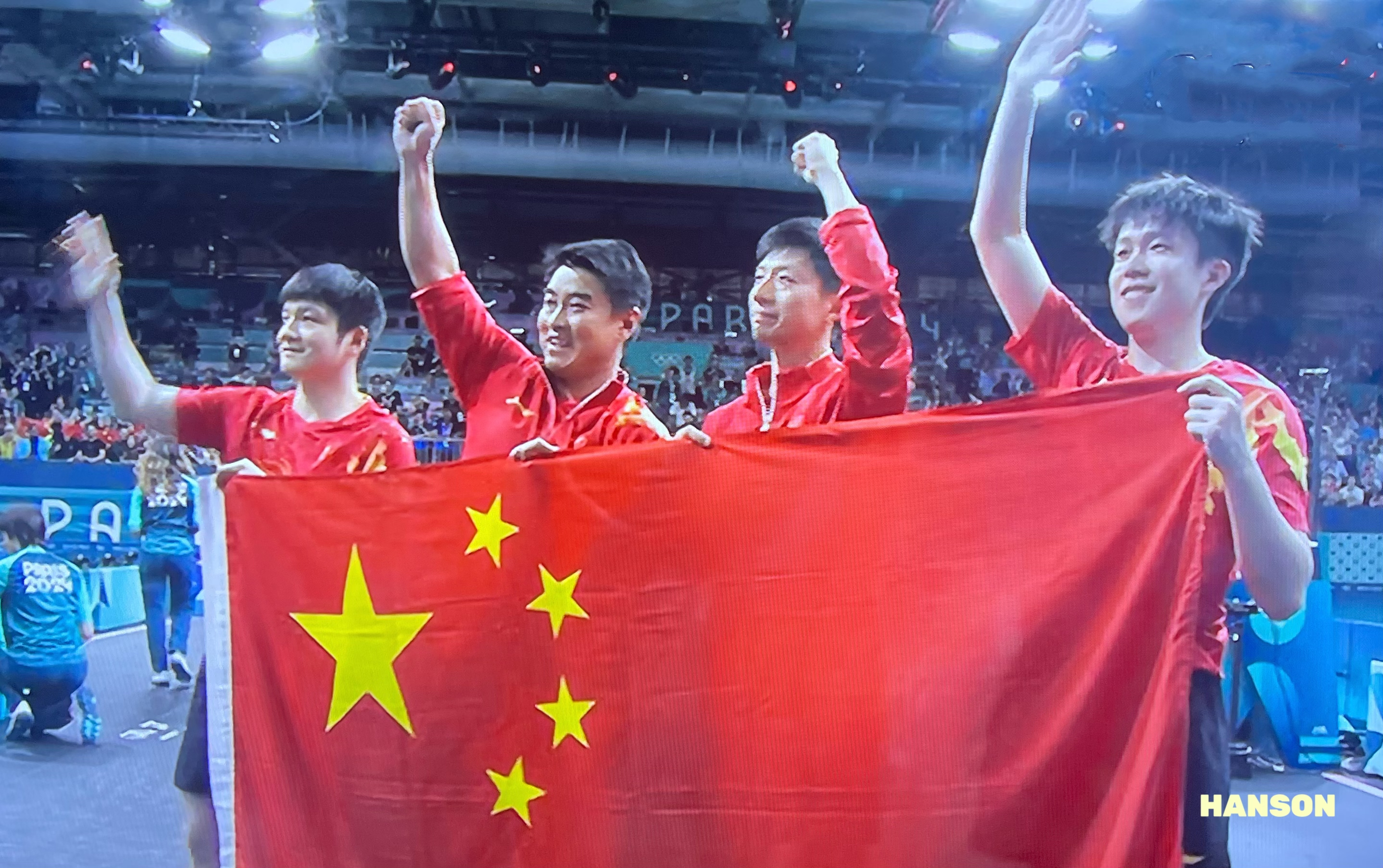 IM体育在线注册-乒乓球选手团体夺冠，壮志激情赢得胜利