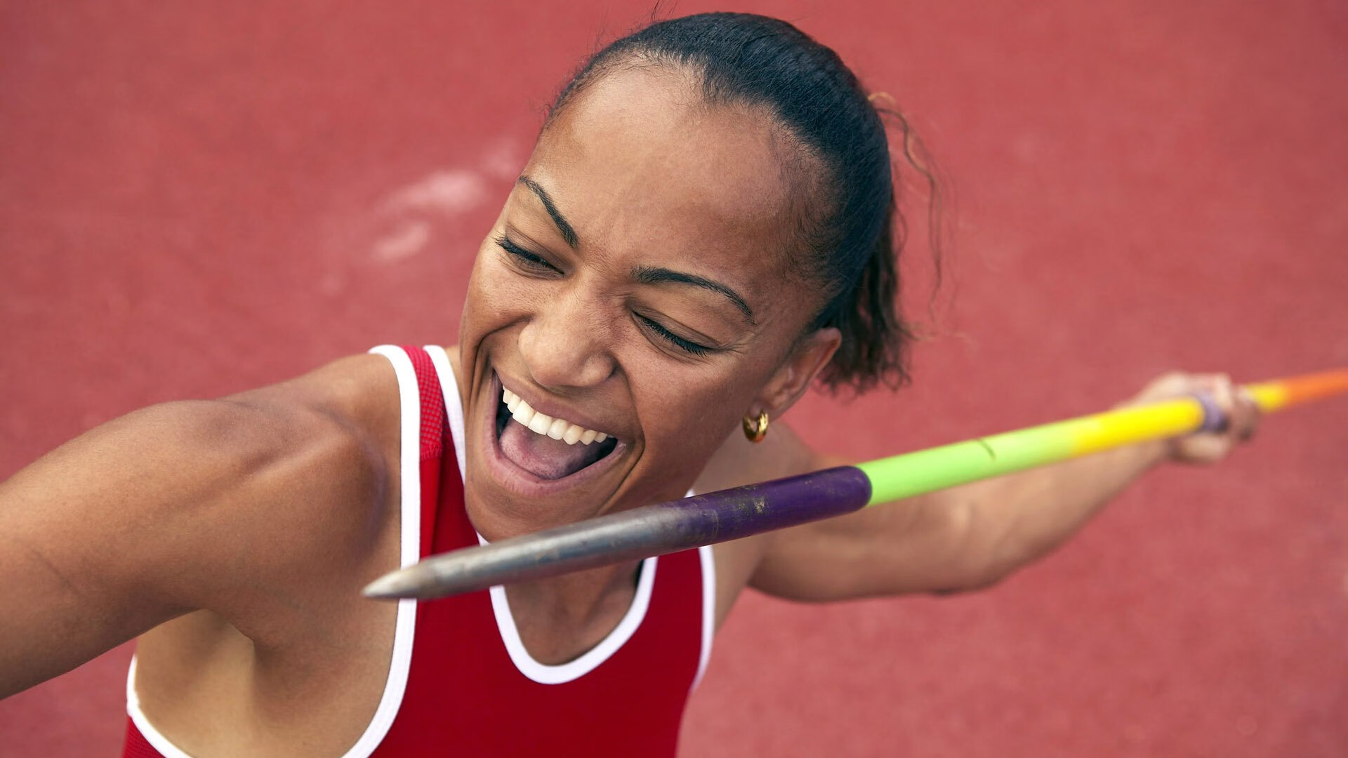 IM Sport-赛道与绿茵的交响,阿圭罗在F1揭幕战之夜的跨界闪耀