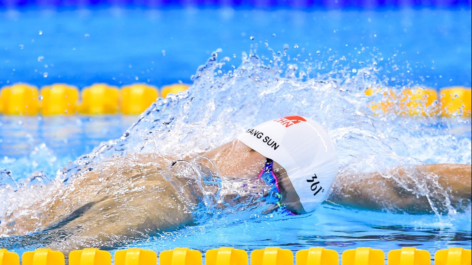 IM体育官网入口-从喀麦隆的逆袭到凯恩的统治,足球世界中的唯一性时刻